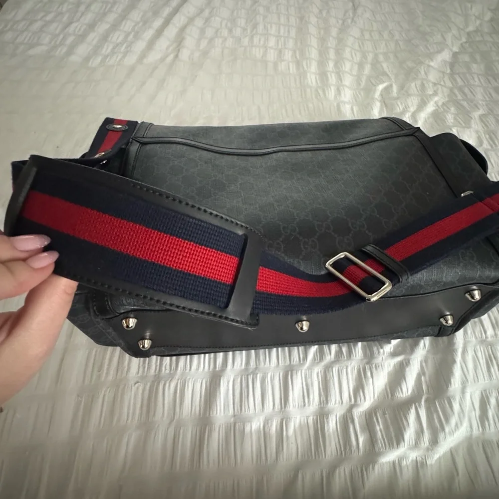 Gucci GG Supreme Messenger Bag